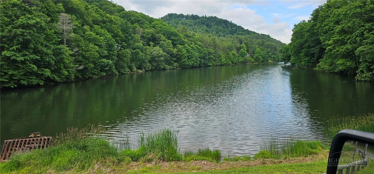 Image number 10 for the current listing