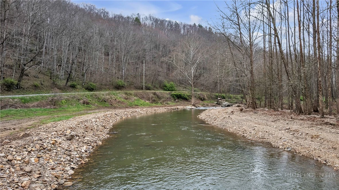 Image number 3 for the current listing