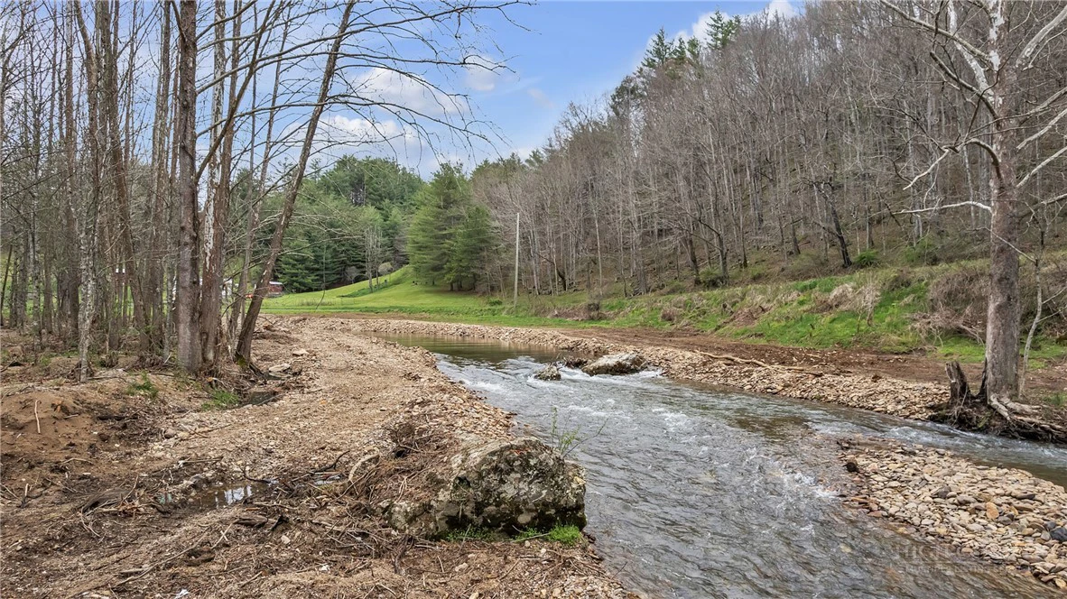Image number 7 for the current listing