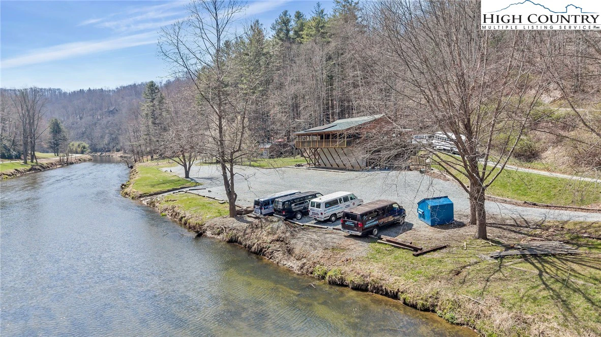 Image number 18 for the current listing
