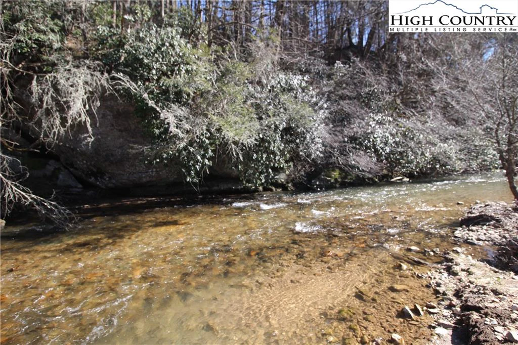 Image number 3 for the current listing