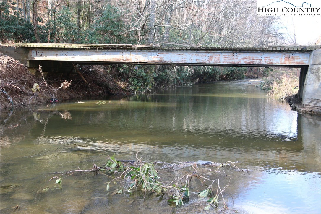 Image number 5 for the current listing