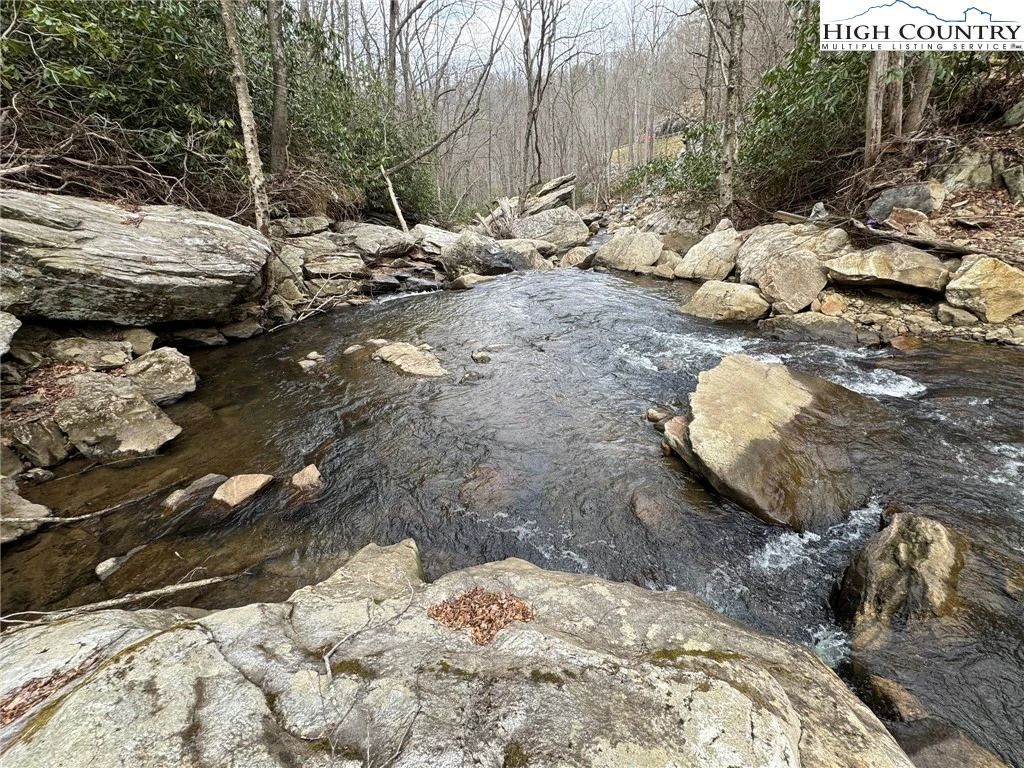 Image number 9 for the current listing