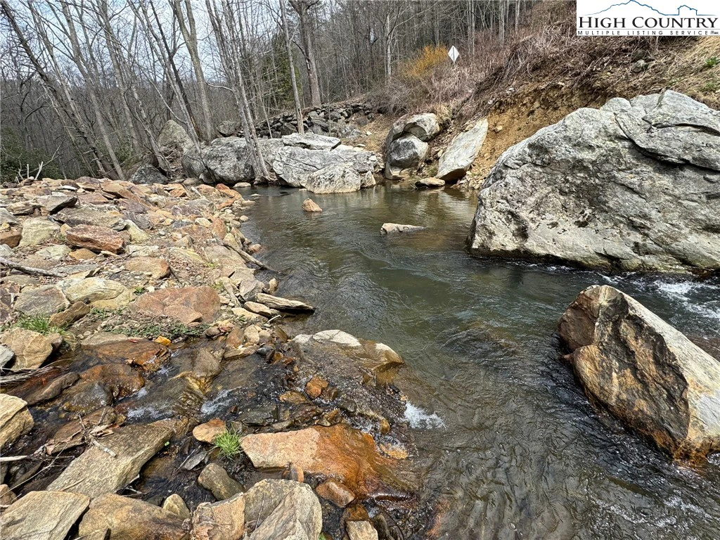 Image number 3 for the current listing