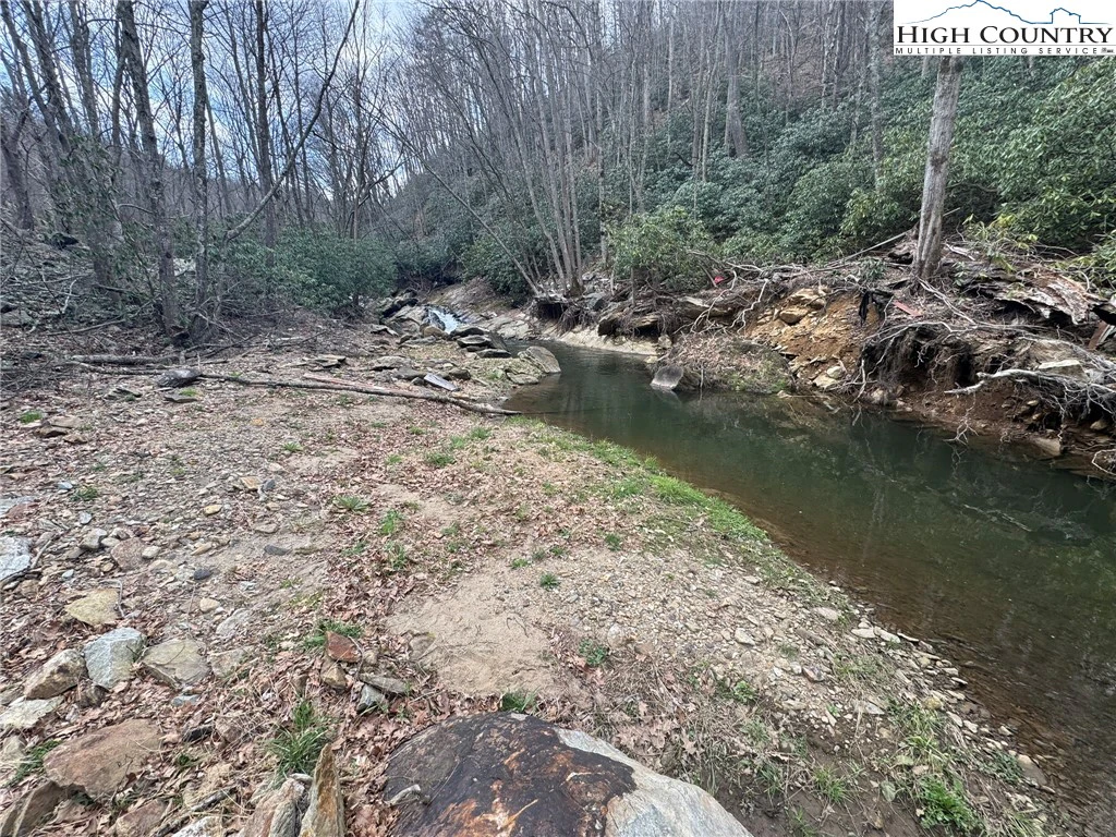 Image number 23 for the current listing