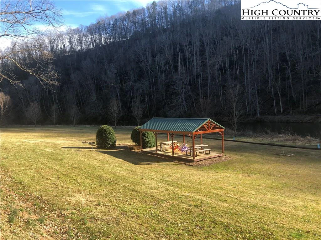 Image number 11 for the current listing