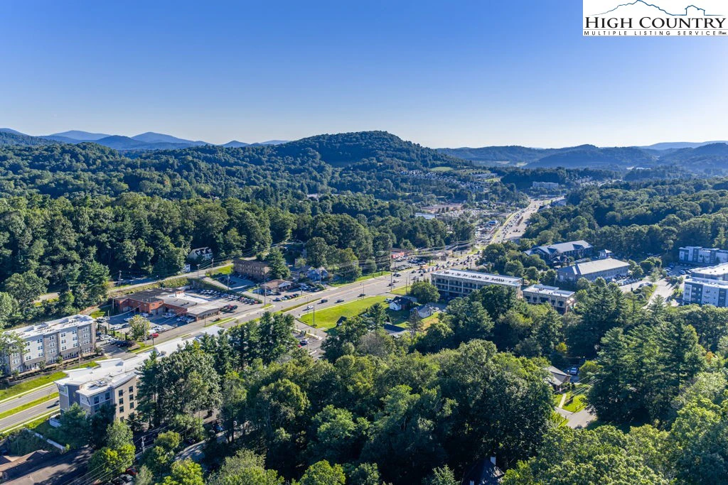 Image number 1 for the current listing