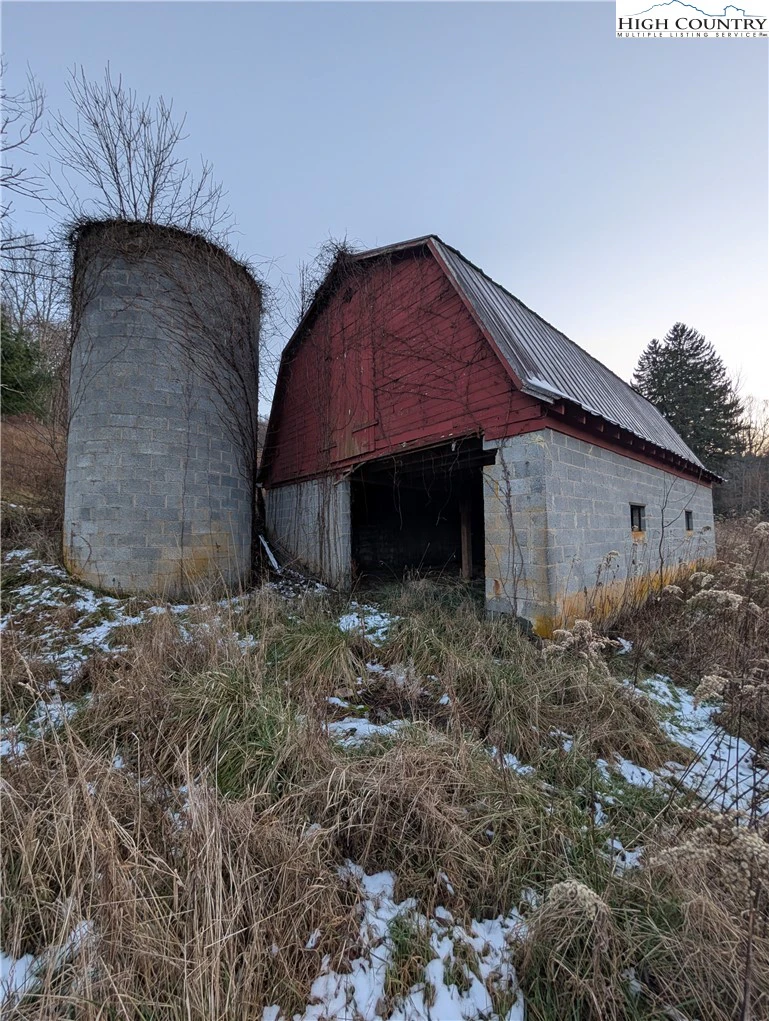 Image number 11 for the current listing