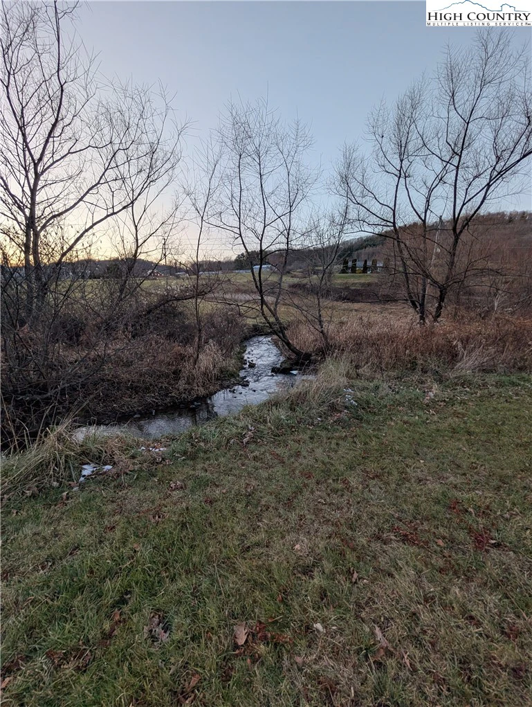 Image number 1 for the current listing