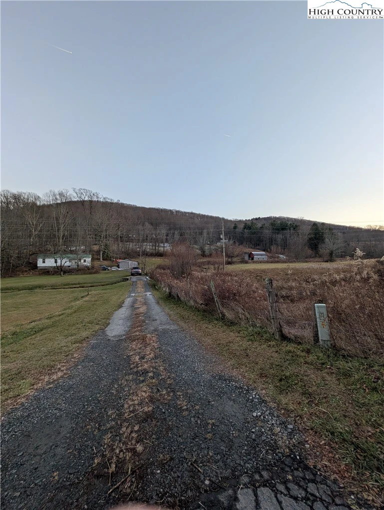 Image number 15 for the current listing