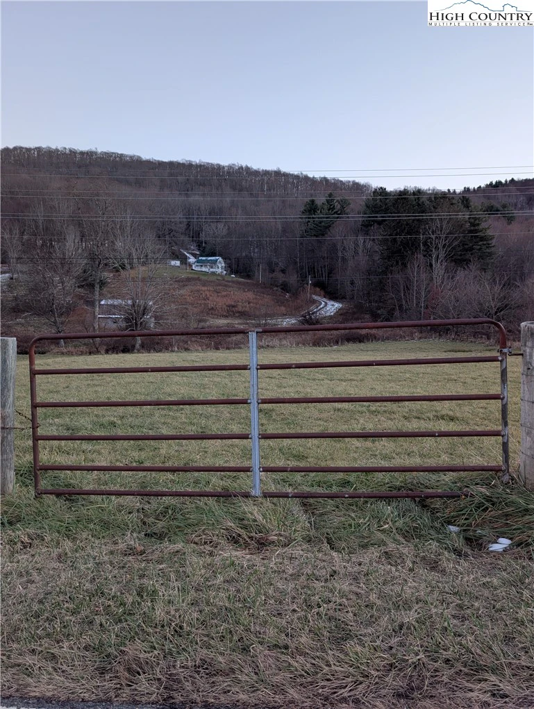 Image number 18 for the current listing