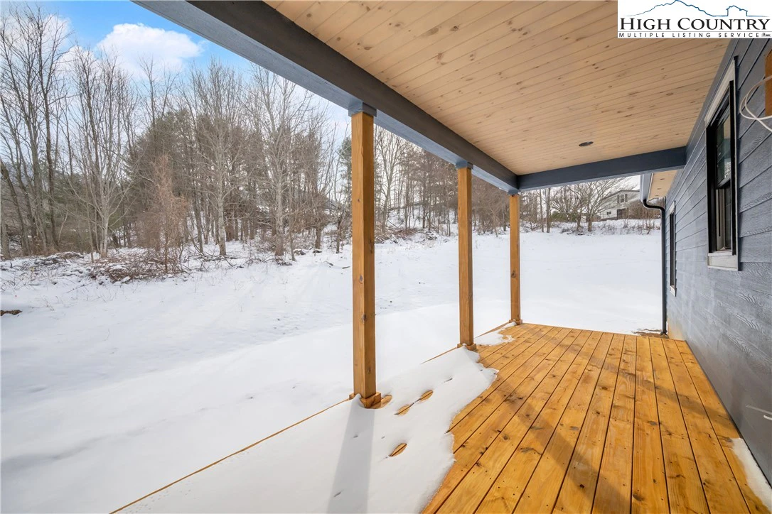 Image number 19 for the current listing