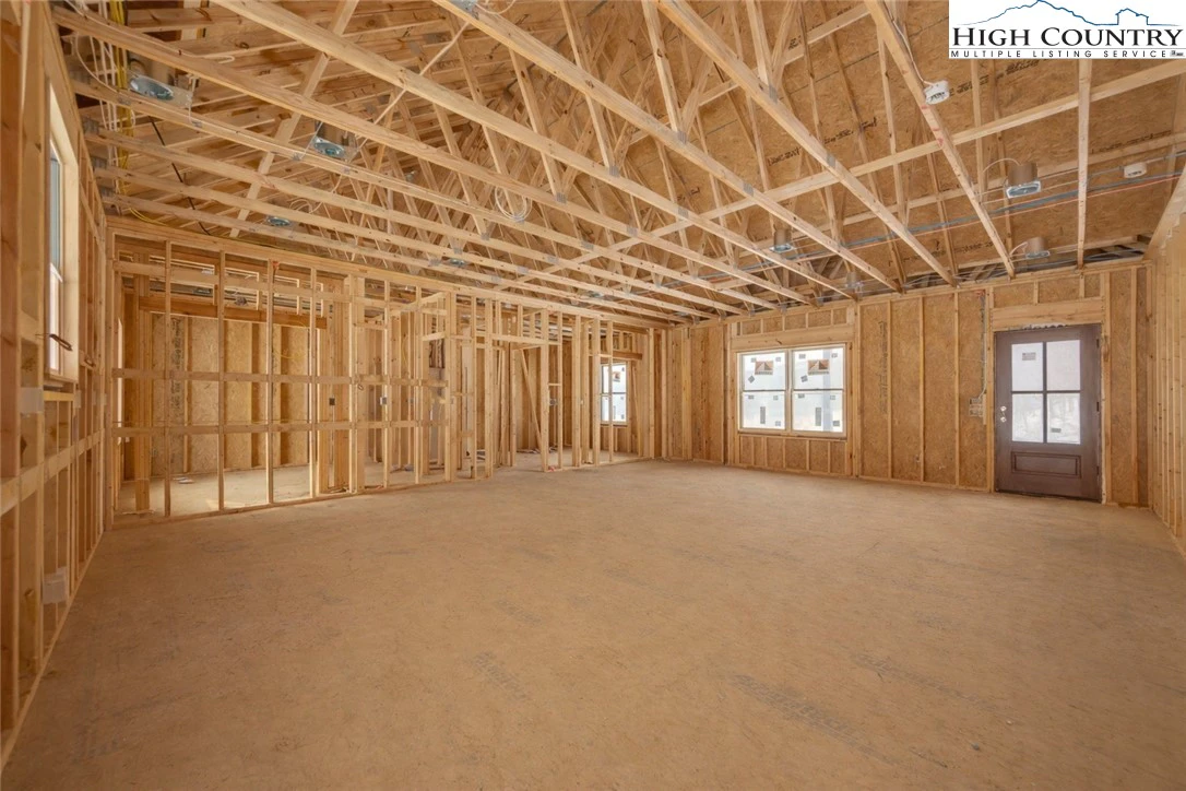 Image number 15 for the current listing