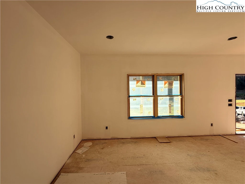 Image number 3 for the current listing