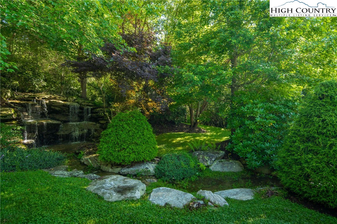 Image number 9 for the current listing