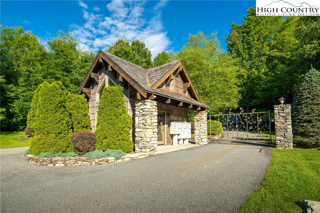 Image number 7 for the current listing