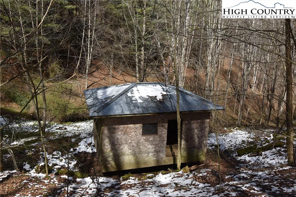 Image number 13 for the current listing