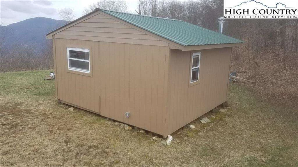Image number 4 for the current listing