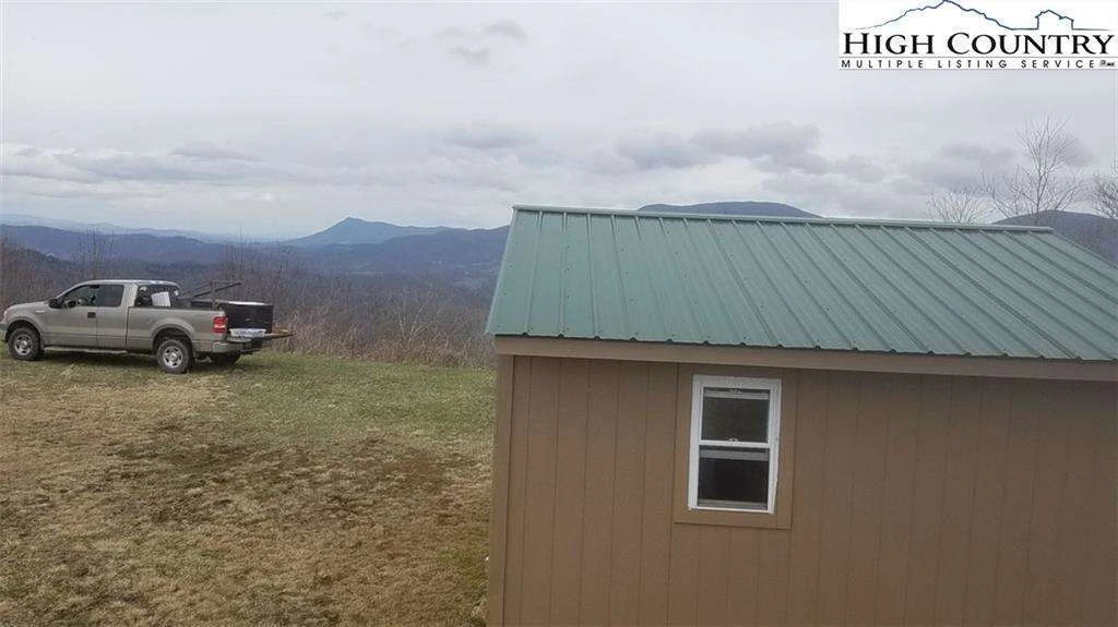 Image number 3 for the current listing