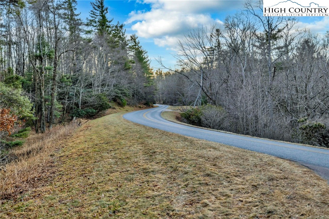 Image number 16 for the current listing
