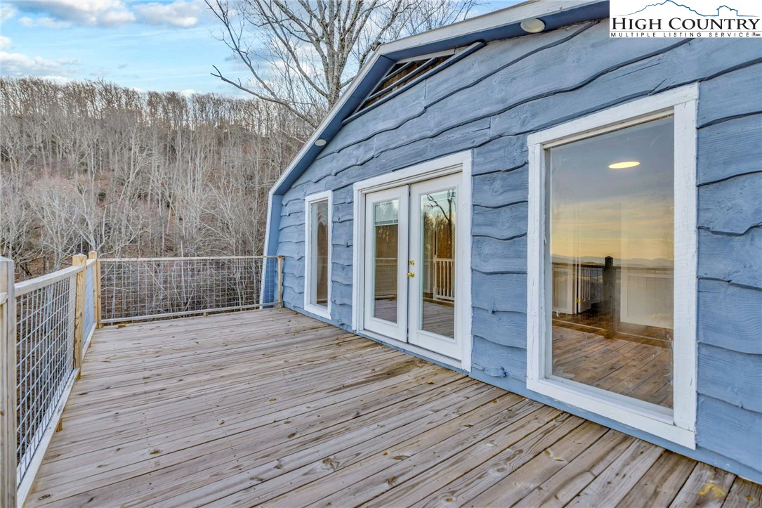 Image number 5 for the current listing