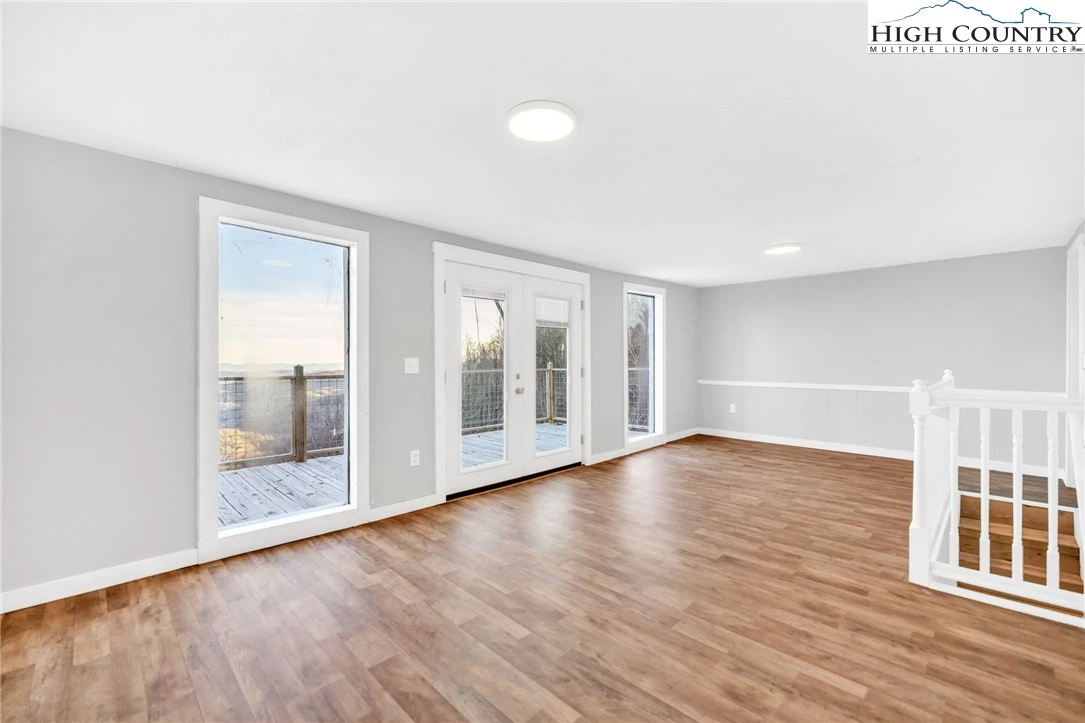 Image number 3 for the current listing