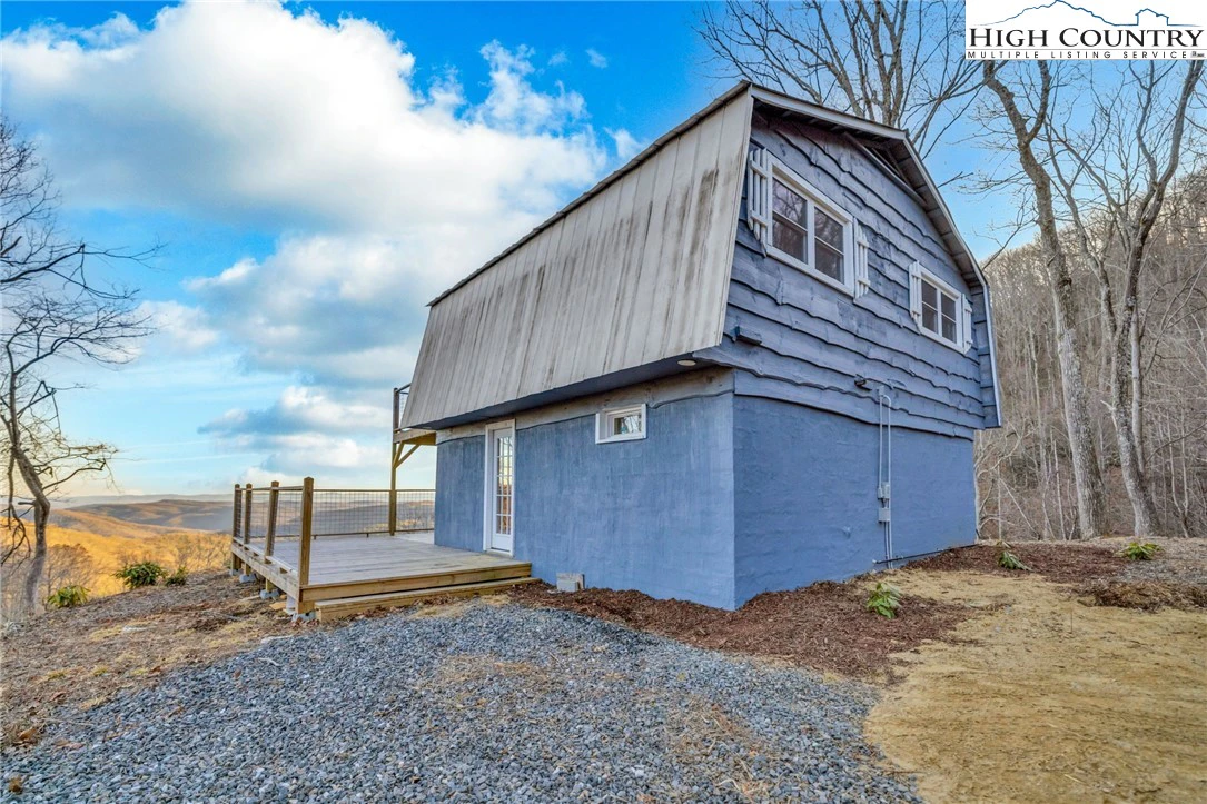 Image number 1 for the current listing