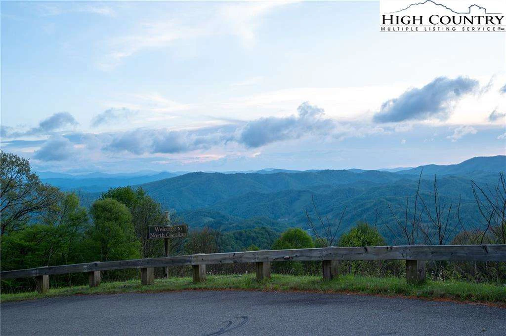 Image number 18 for the current listing