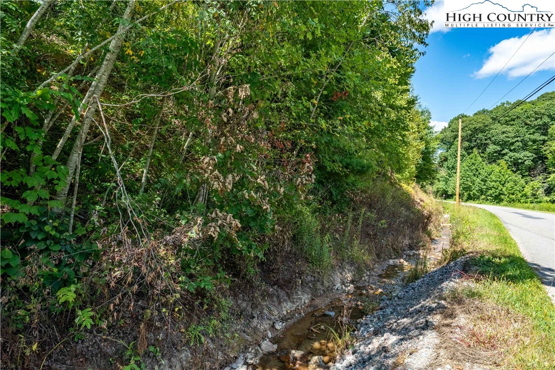 Image number 5 for the current listing