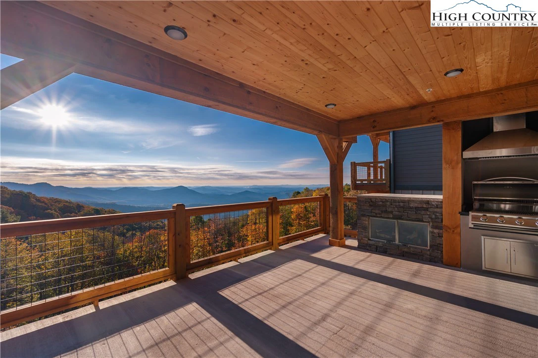 Image number 4 for the current listing