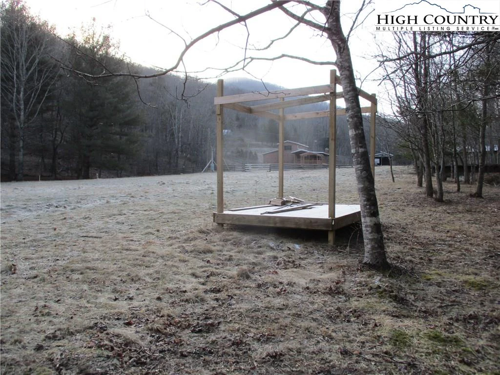 Image number 12 for the current listing