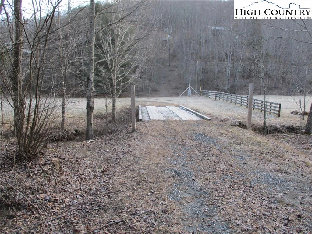 Image number 8 for the current listing
