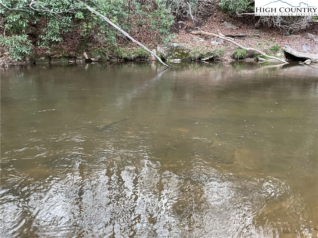 Image number 11 for the current listing