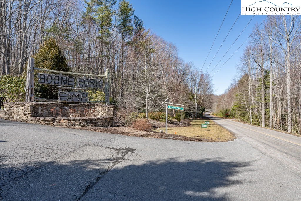 Image number 9 for the current listing