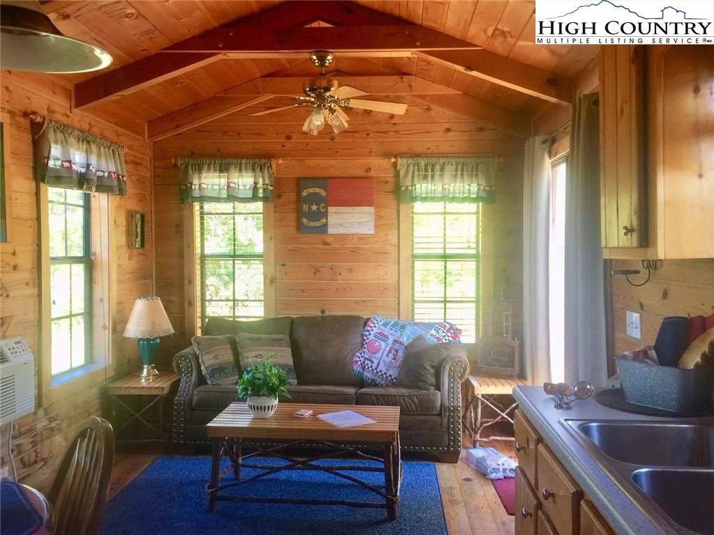 Image number 6 for the current listing
