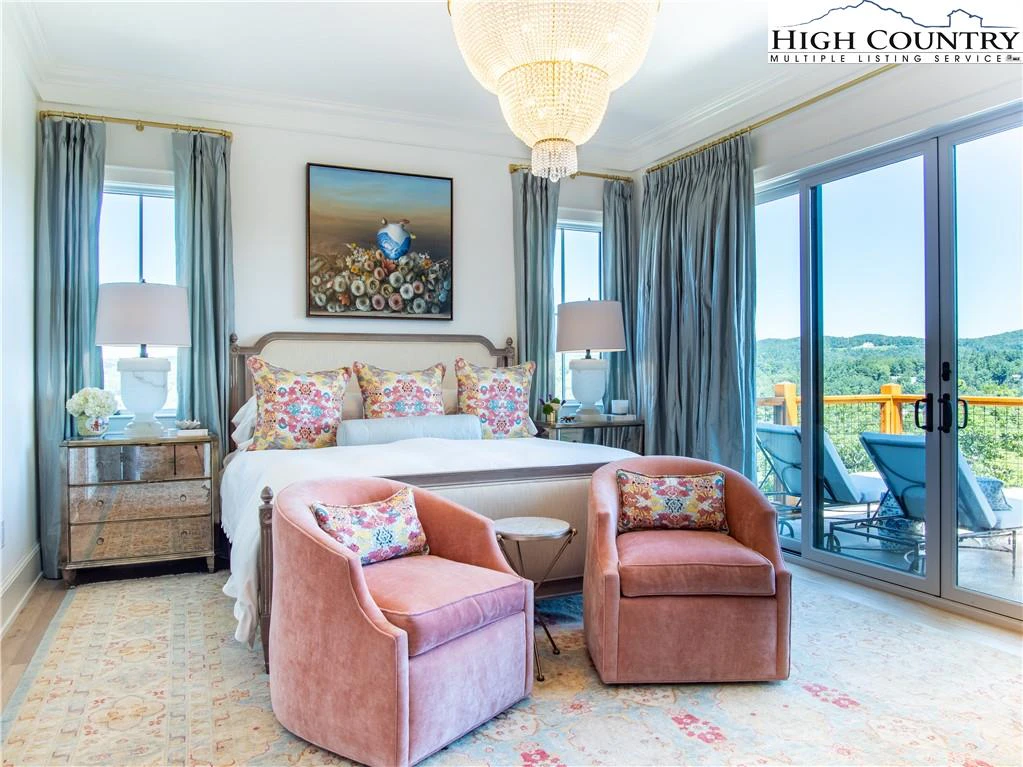 Image number 4 for the current listing