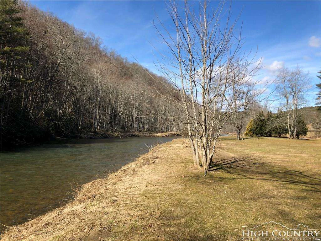 Image number 1 for the current listing