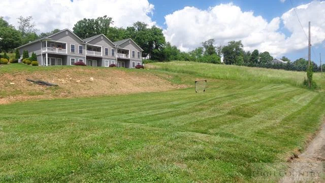 Image number 8 for the current listing