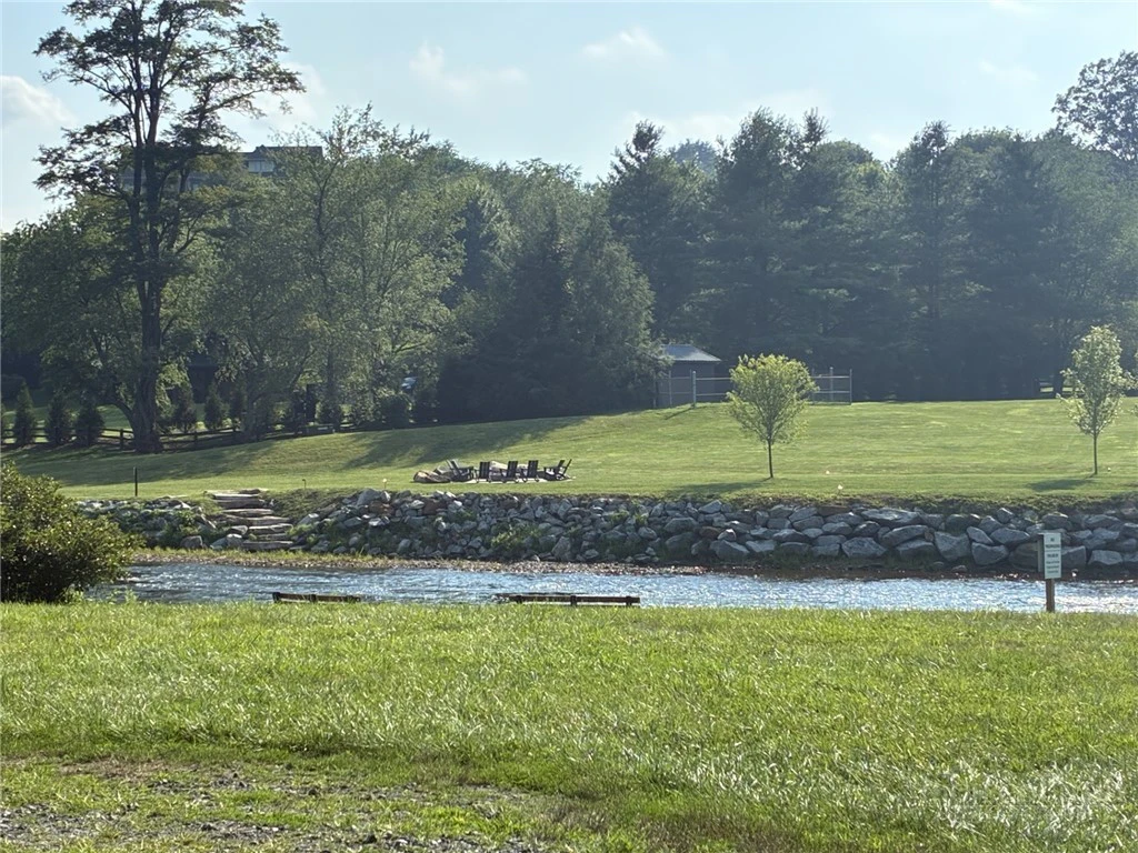 Image number 8 for the current listing