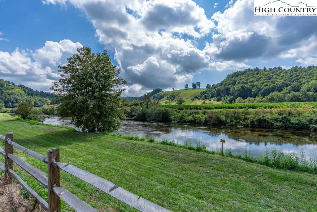 Image number 12 for the current listing