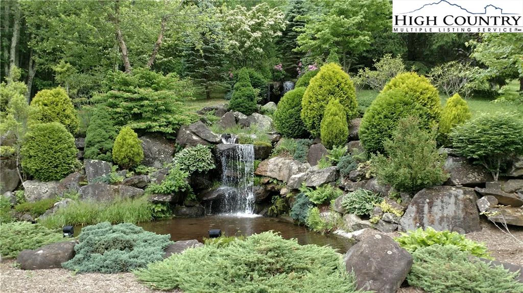 Image number 10 for the current listing
