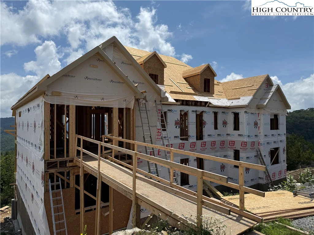 Image number 1 for the current listing
