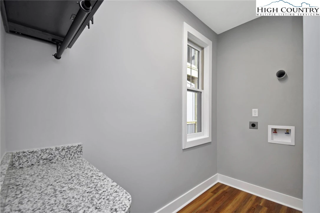 Image number 12 for the current listing