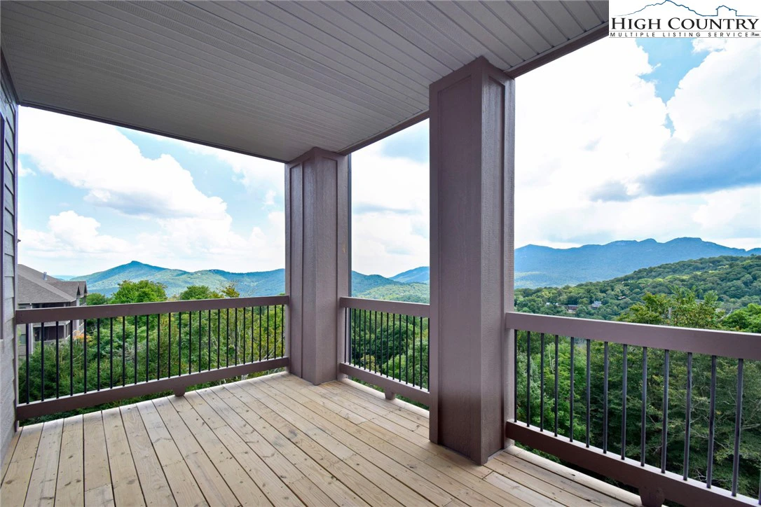 Image number 21 for the current listing