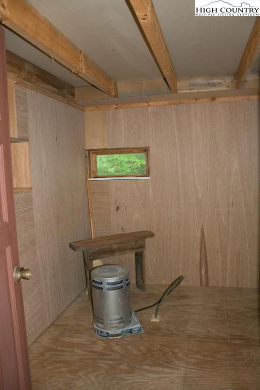 Image number 11 for the current listing
