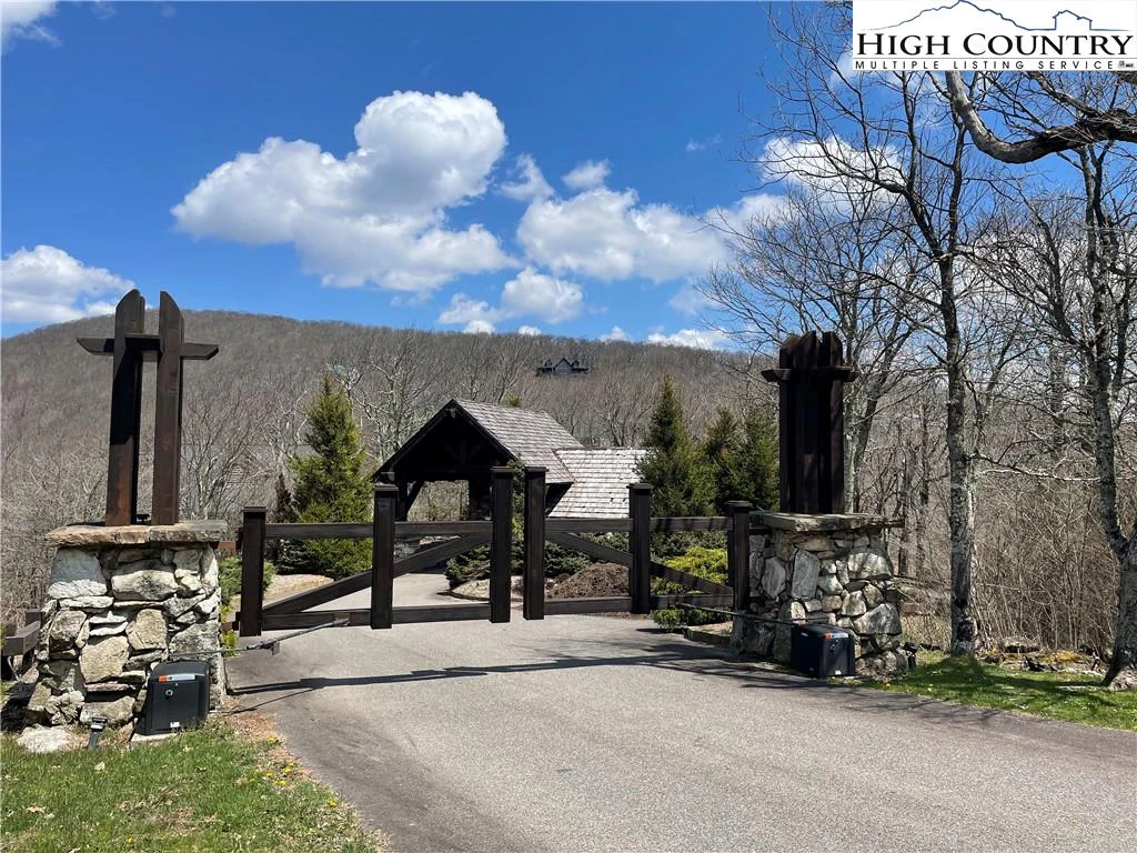 Image number 3 for the current listing