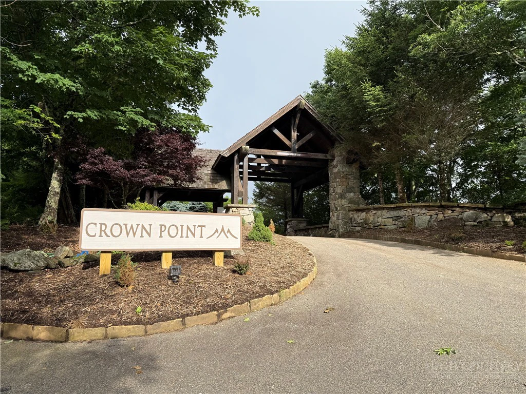 Image number 2 for the current listing