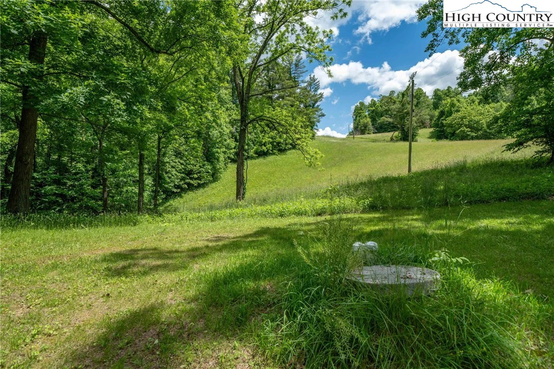 Image number 18 for the current listing