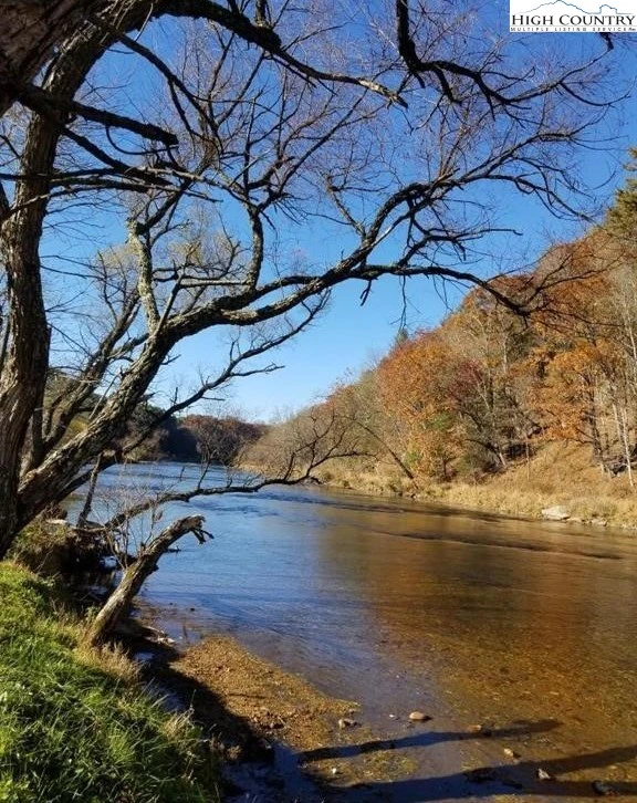 Image number 3 for the current listing