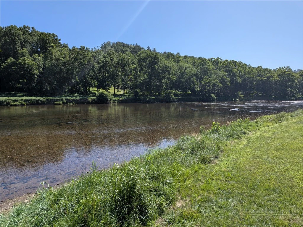 Image number 3 for the current listing